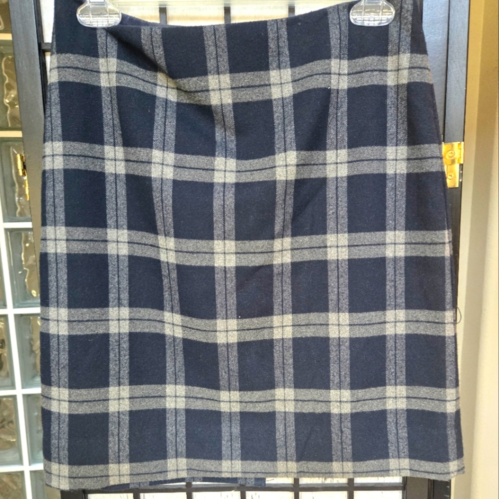 Banana Republic Soft Wool Blue Gray Plaid Miniskirt size 2 mini skirt